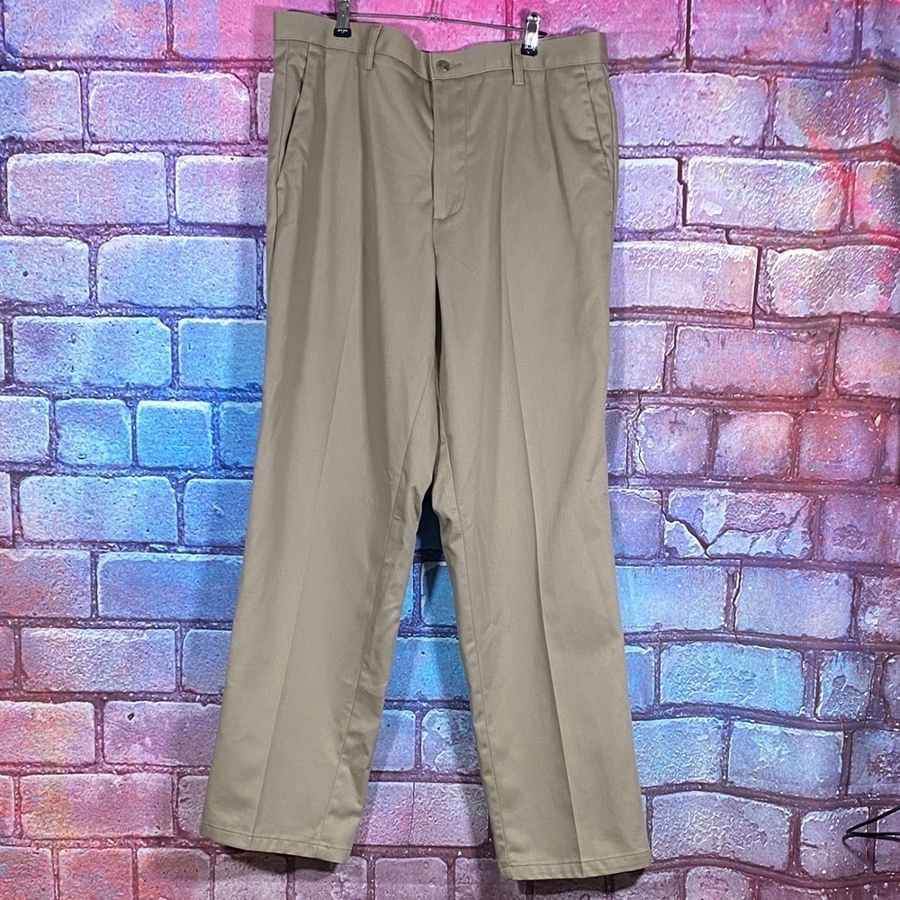 Dockers Men’s 36x32 Khaki Chino Pants Classic Fit Flat Front Cotton